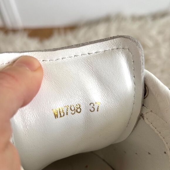 Alexander McQUEEN Oversized Suede Heel Detail Sneakers - White/Black | Size 37 - Picture 10 of 11